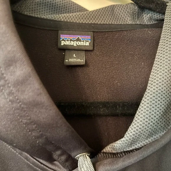 Patagonia Mountain Logo Graphic Pullover in Black with Blue Accent - Picture 2 of 3